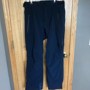 Helly Hansen Lifa Loft Ski Pant Size XL/TG. Navy in color.